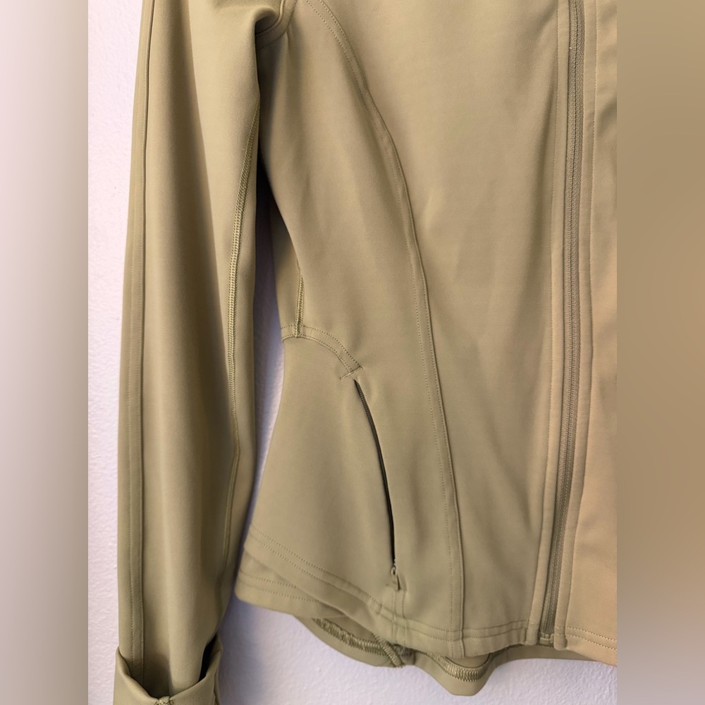 Lululemon InTransit Green Jacket - Picture 5 of 10